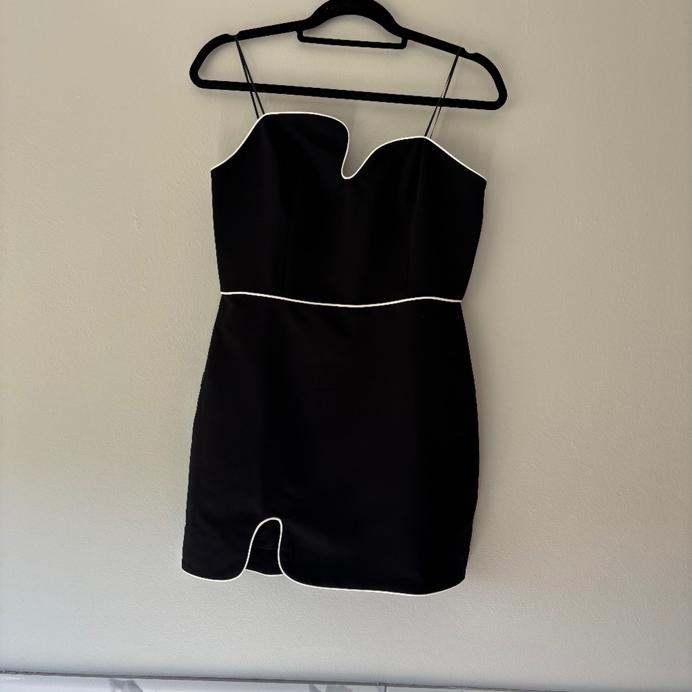 Amanda Uprichard Puzzle Dress – Size Medium – Black w/ White Piping